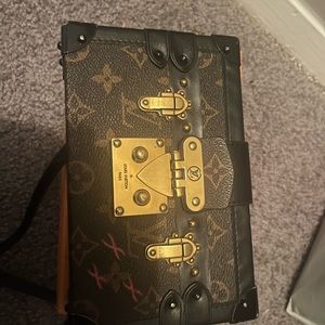 Brand: Louis Vuitton